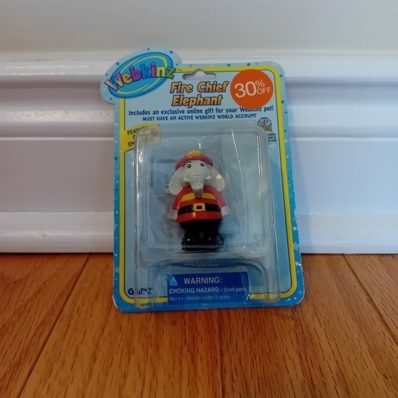 Y2K BNIB Ganz Webkinz‎ Figure Series 1 Fire Chief Elephant W/ Feature Code - Picture 2 of 6